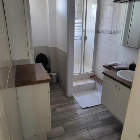 & Calme, Vivez Troyes! Appartement